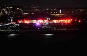 Avión de pasajeros choca con helicóptero militar durante aterrizaje en aeropuerto de Washington