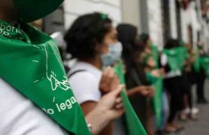 Corte tumba artículos que criminalizan el aborto en Chihuahua