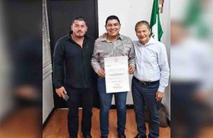 Entregan nombramiento a Iván Cruz Ozuna como Jefe del Departamento de Integración Educativa.