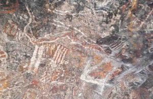 Ladrones arruinan pintura rupestre de 2 mil años por robarse un pedazo, en Coahuila