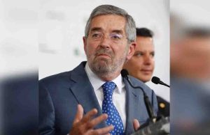 Migrantes en EU “no están solos”, dice Juan Ramón de la Fuente