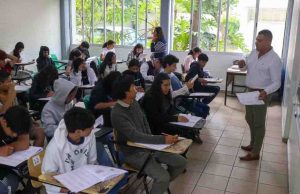 La mitad de planteles de bachillerato estatal, sin servicios básicos