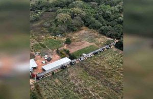 Detienen a tres personas, rescatan a 8 secuestrados y hallan bodega con 5 “vehículos monstruos”, 15 ligeros y hasta semovientes
