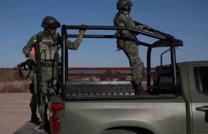 Ejército y Guardia Nacional entran en acción; aseguran escaleras presuntamente usadas por migrantes en frontera de Ciudad Juárez