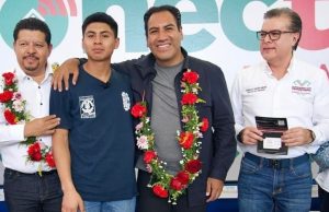 En Comitán, Eduardo Ramírez fortalece la conectividad y los espacios escolares