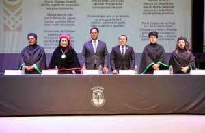 Investidura a arqueóloga, como rectora de UNICACH