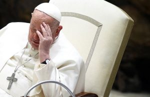 El papa Francisco sigue «crítico pero estable»