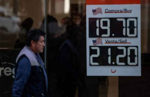 El peso cae ante imposición de aranceles; el dólar supera la barrera de las 21 unidades