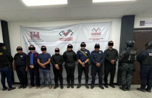 Detienen a 8 policías municipales de Tuxtla Gutiérrez