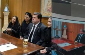 Señalan a Pedro Haces de editar foto con el Papa Francisco; en conferencia se mostró foto editada donde salía él solo