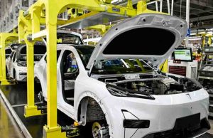 Automotrices del orbe se hunden por el capricho de aranceles. Y esto apenas inicia…