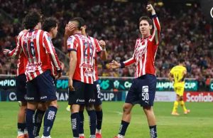 ¡Debut y triunfo ante América! Chivas se llevó el primer Clásico Nacional de Concacaf