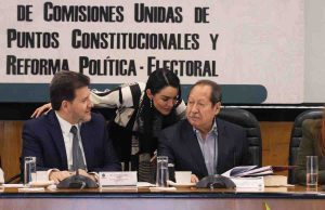 Aprueban dictamen que prohibe reelección y nepotismo a partir de 2030