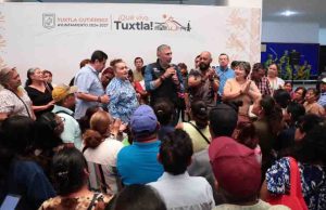 Atiende Angel Torres a jubilados y pensionados del Ayuntamiento de Tuxtla