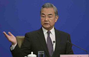 China responde a EE.UU.: «Los latinoamericanos no quieren ser el patio trasero de nadie»