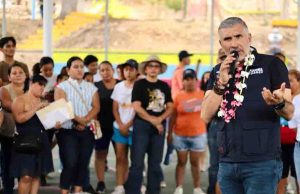 Vecinas, vecinos y Ayuntamiento, rehabilitan parques en Tuxtla